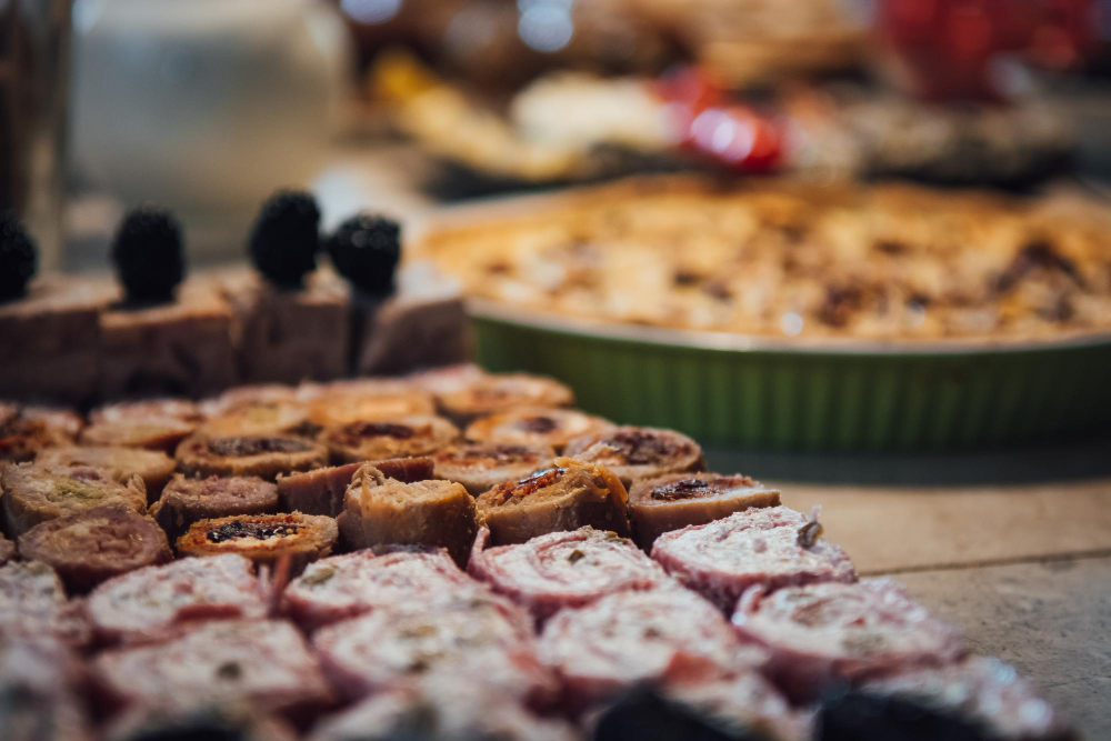 קייטרינג כשר (קרדיט: FREEPIK)