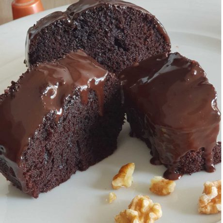 עוגת שוקולד - תמיד כיף שיש בבית