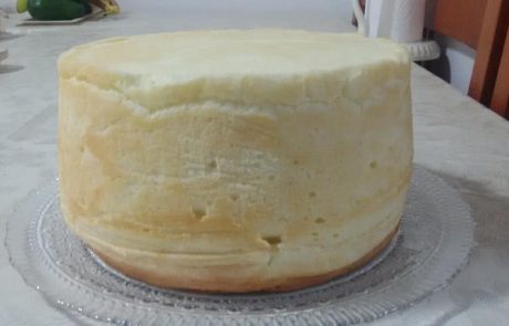 עוגת גבינה גבוהה ורכה